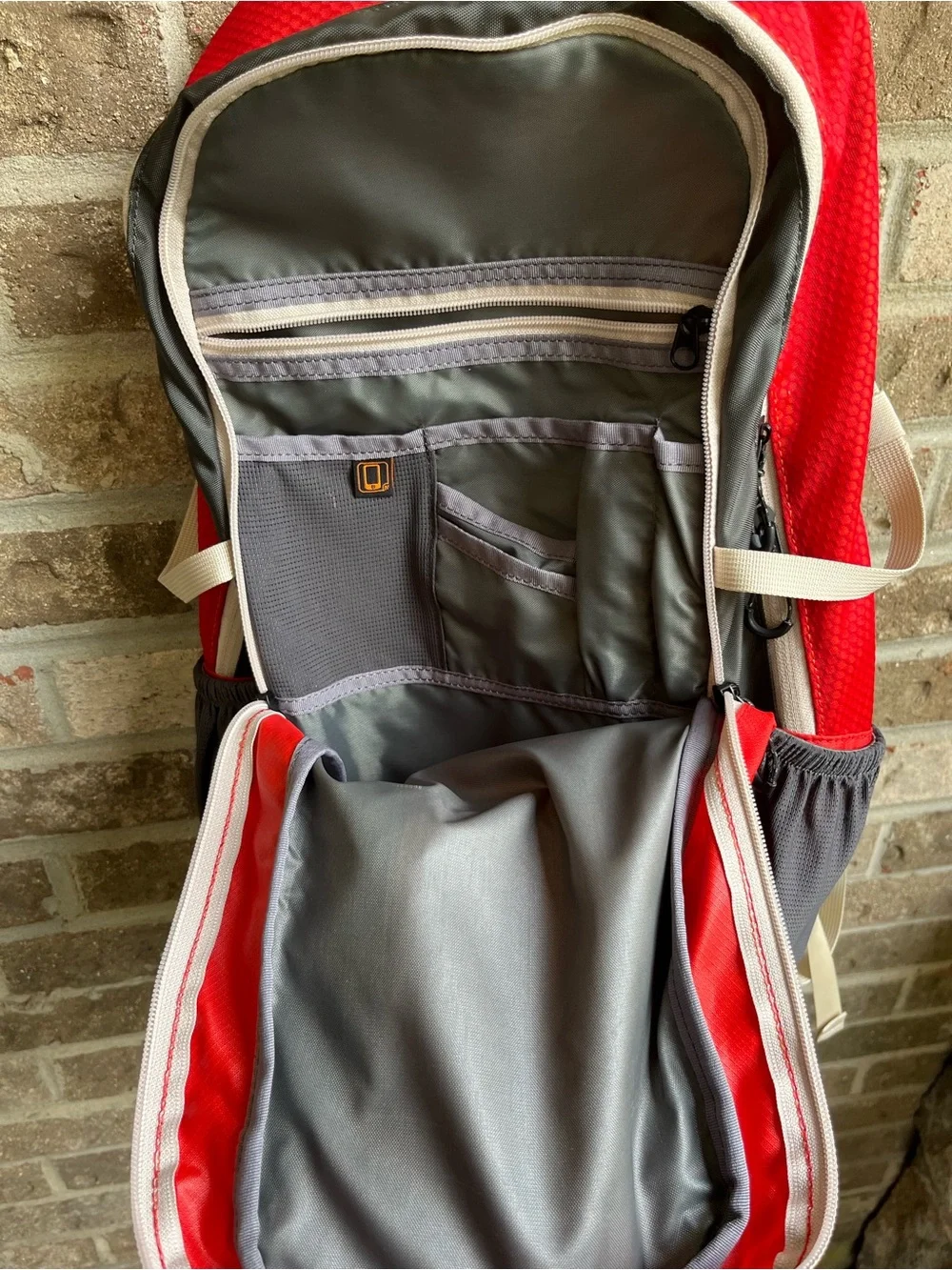 Merrell OAB13 Hiking Backpack 20L Bag Free Motion Tech